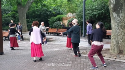 Square Dance, Menari di Taman Kota yang Digemari Wanita Lansia di Tiongkok