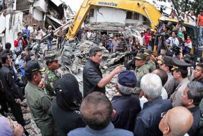 Gempa Sumatera Barat 30 September 2009, SBY: Dalam Duka, Kami Bangkit