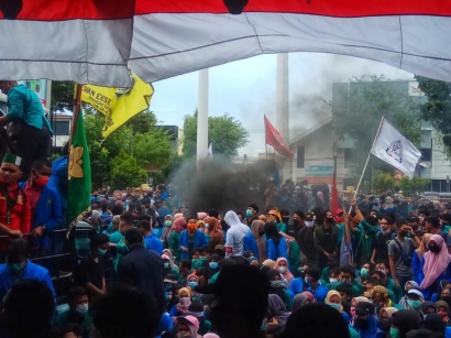 Ribuan Mahasiswa Aksi Demo di Aceh Nilai UU Ciptaker Tidak Berpihak pada Rakyat