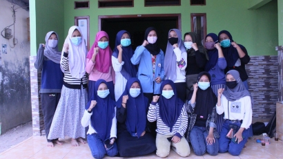 KKN STMIK Nusa Mandiri: Penyuluhan dan Pelatihan Pembuatan Sabun Cair Cuci Tangan