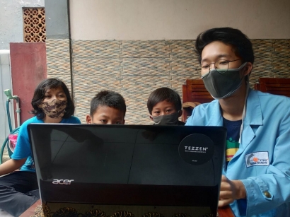 KKN Mahasiswa STMIK Nusa Mandiri Mengenai Pelatihan Microsoft Excel pada Anak SD