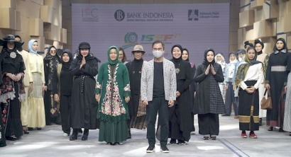 Disainer Indonesia di Ajang Fashion Show Mercedes-Benz Fashion Week Rusia Virtual