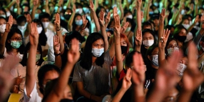 Masyarakat Thailand Suarakan Reformasi Monarki
