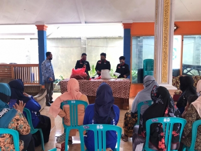 Penutupan PMM 18 Serta Sosialisasi Hidroponik di Desa Sumbersuko