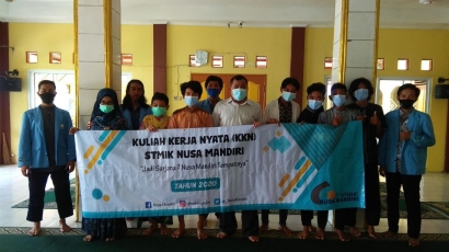 KKN Mahasiswa STMIK Nusa Mandiri Sosialisasi "INSAN" Bagi Remaja Masjid Darut Taibin