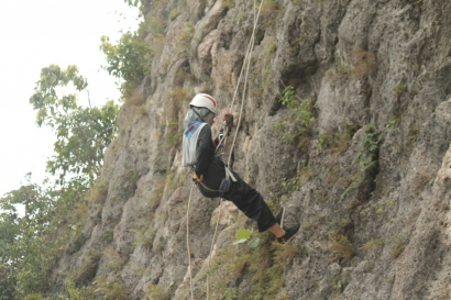 Yuk Kenalan Sama Olahraga Ekstrem Rock Climbing