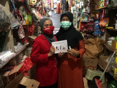 Mahasiswi KKN Untag Surabaya Melakukan Sosialisasi Pemulihan Ekonomi dengan Strategi Mempertahankan Branding Pasca Pandemi