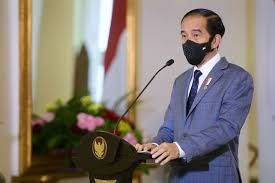 Vaksinasi Segera Dimulai, Jokowi Justru Singgung Potensi "Lockdown"