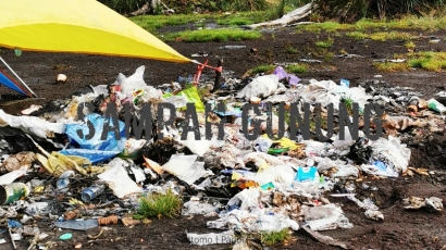 Ironis, Camping bersama Sampah di Gunung Singgalang