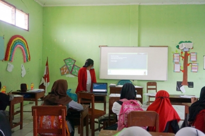 KKN Mandiri, Mahasiswa Untag Surabaya Melakukan "Belajar bersama Masyarakat" di Masa Pandemi