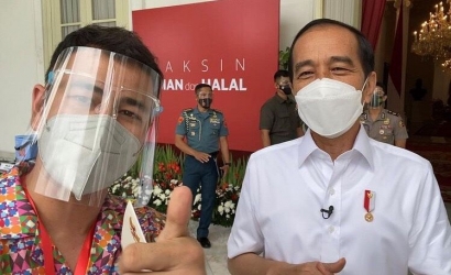 Jokowi Terima Suntikan Vaksin Covid-19 Perdana Bersama Raffi Ahmad