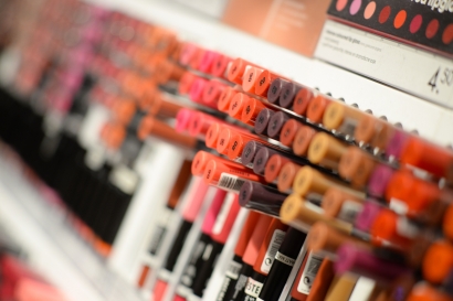 Potensial Banget, Maklon Kosmetik Jadi Solusi Paling Praktis Buat Bikin Brand Kosmetik Sendiri