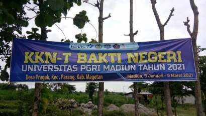 Menjaga Keseimbangan Ekosistem Alam, Mahasiswa Universitas PGRI Madiun Melakukan Kegiatan Penanaman Pohon Trembesi