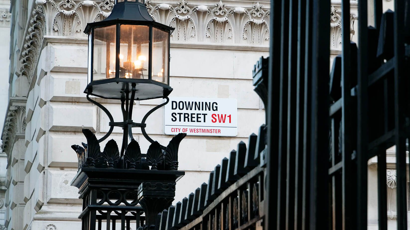"Downing Street No.10 London", Tempat Tinggal PM Margareth Thatcher yang 2x Membalas Suratku