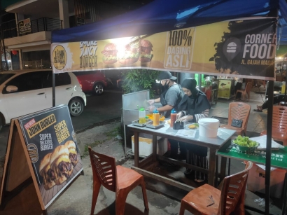 Burger Premium di Pinggiran Jalan Gajahmada Pontianak