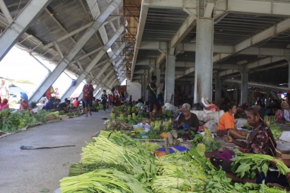 Serba 5 Ribu dan 10 Ribu Rupiah di Pasar Tradisional Sentani, Papua
