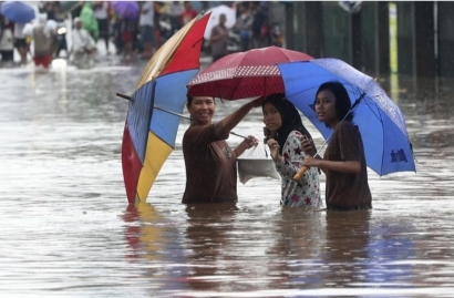 Banjir Ya, Asal Jangan Benci Hujan