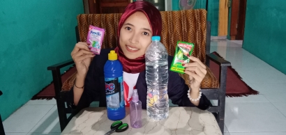 Mahasiswa KKN UPGRIS Manfaatkan Bahan-bahan di Rumah untuk Membuat Disinfektan