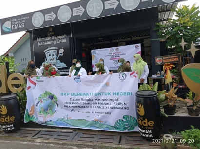 Hari Peduli Sampah Nasional, PT Pegadaian Purwokerto Berikan Bantuan untuk Bank Sampah