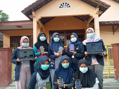 Mahasiswa KKN UPGRIS 2021 Ajak Generasi Milenial Desa Cepiring, Kab. Kendal Produktif Manfaatkan Pandemi Membuat Game Android Tanpa Coding