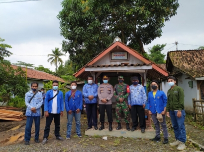 KKNT PPC UMP: Razia Masker bersama Polsek, Koramil, dan Pemerintah Kecamatan Wangon