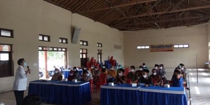 Mahasiswa KKN-T Menggandeng Relawan Desa untuk Sosialisasi Pentingnya Protokol Kesehatan