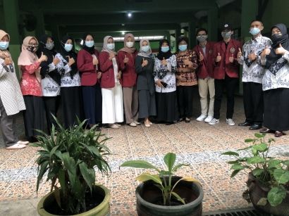 Mahasiswa PMM UMM Dongkrak SD Negeri 1 Blimbing untuk Pengembangan Sekolah Adiwiyata Nasional