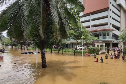 Tebar Sensasi PSI di Atas Banjir Jakarta