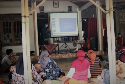 Adaptasi Masa Pandemi, Tim KKN UAD Gelar Program Pelatihan UMKM di Dusun Ngaglik