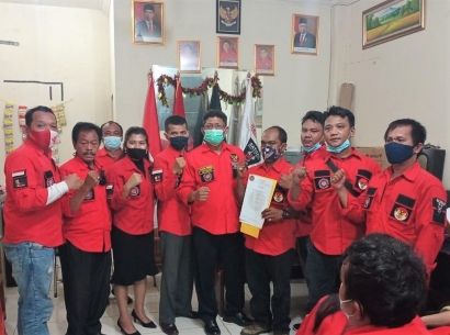 Sah, Ketua Pemuda Batak Bersatu DPC Jakarta Barat Serahkan 2 Mandat PAC