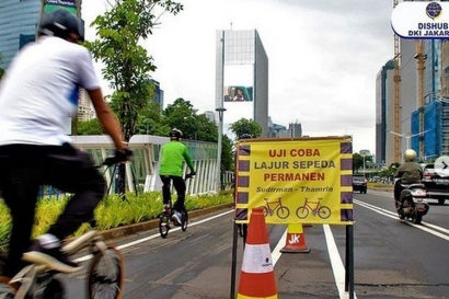 Biarlah Waktu yang Menilai Kebijakan Jalur Permenen Sepeda di Sudirman Thamrin