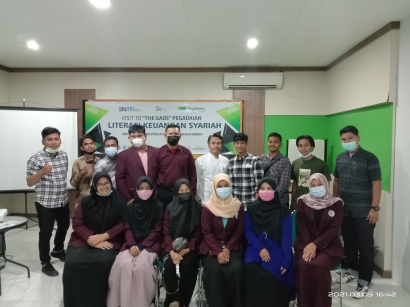 9 Mahasiswa Politeknik Kutaraja Ikut Workshop Literasi Keuangan Syariah