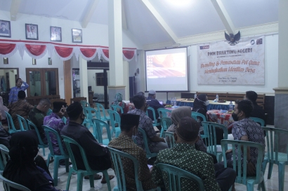 Pelatihan Branding Desa Bokor oleh Pendiri Kampung Warna-Warni