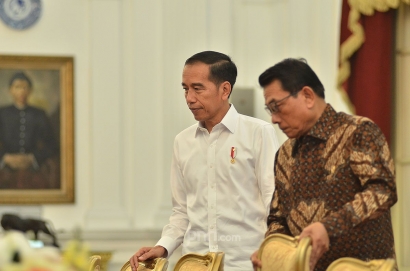 Jika Moeldoko Enggan Mundur, Lebih Baik Jokowi Memundurkannya