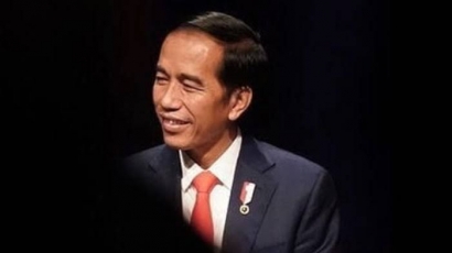 Jokowi Presiden Mulia, Menjamu Sekaligus Bungkam Amien Rais
