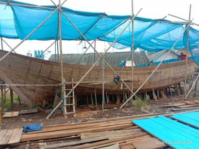 Pengrajin Perahu Pulo Lampes Mensupport Kebutuhan Perahu Nelayan