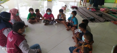 Tuai Respon Positif, Kelompok 1 KKN-P Umsida Gelar Teras Ilmu di Desa Bluru Kidul