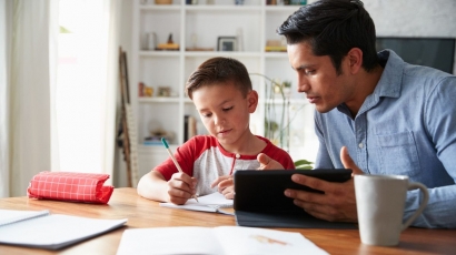 Tips untuk Orang Tua Saat Mendampingi Anak Belajar Online