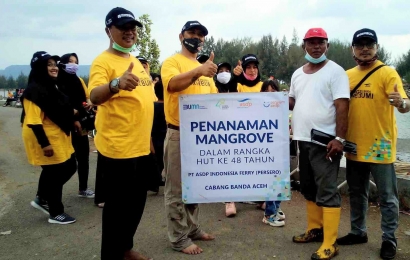 Aksi Penghijauan ASDP Banda Aceh dengan 800 Bibit Mangrove