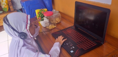 Setahun Sekolah Online, Kontrol Pemakaian Gadget Anak