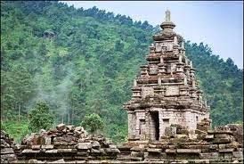 Di Jawa Barat Dulu Ada Kerajaan Sunda dan Pajajaran, Mengapa Disebut Begitu?