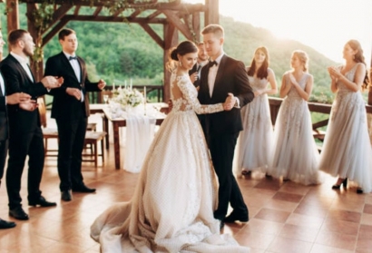 Ingin Pesta Pernikahan Anda di Ballroom Hotel? Ikuti Langkah Ini