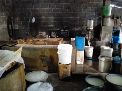Keterkaitan Lokasi Industri Tahu Rumahan di Dusun Selomanen dengan Teori Lokasi Weber