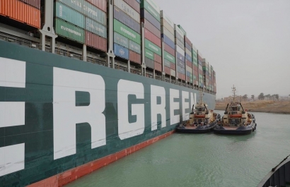 Insiden Kandasnya Kapal Evergreen di Terusan Suez dan Permintaan Maaf Pemilik Evergreen