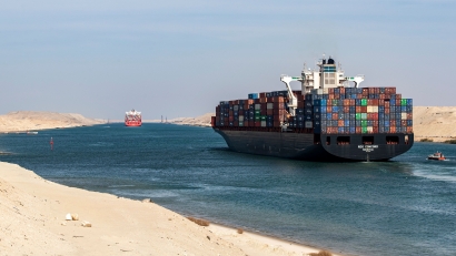 "Suez Canal" dan Terusan Terkenal Lain di Dunia