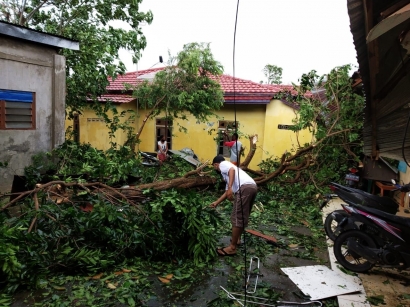 Pengalaman Malam Mencekam dengan Siklon Seroja
