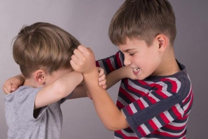 Yuk, Kenali Penyebab "Sibling Rivalry" pada Anak-anak dan Simak Tipsnya di Sini!