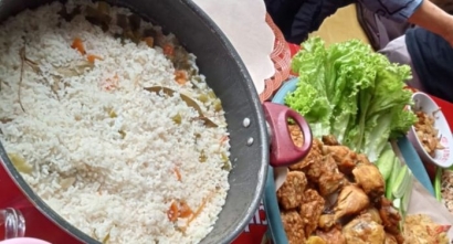 Sebelum Puasa, Makan Nasi Liwet dan Karedok ala Emak di Kampung