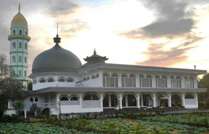 Huru Hara Tarawih Berbalut Sabar di Masjid Al Amanah Lombok