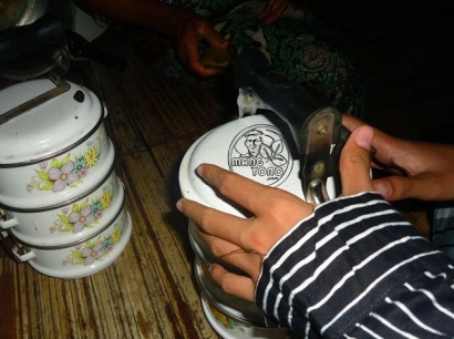 Merindukan Rantang "Wak Tuyan": Tradisi Tukar Makanan dan Simbol Toleransi